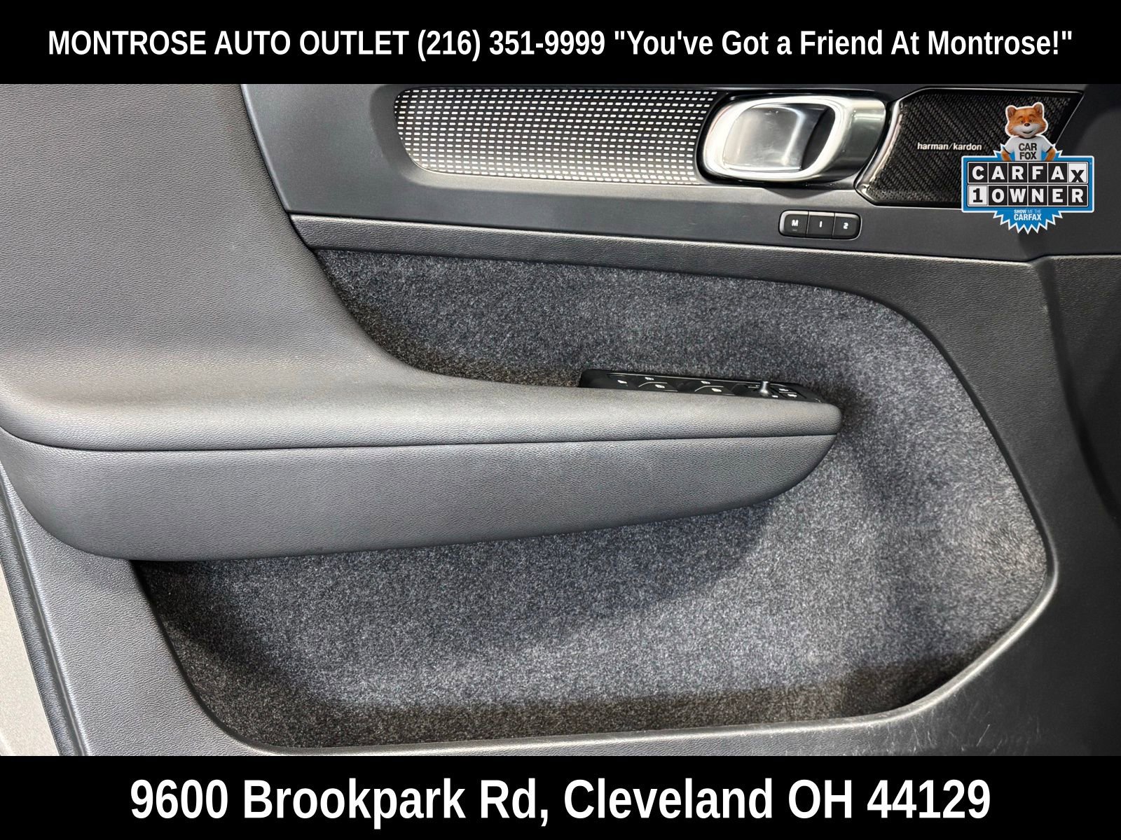 Used 2022 Volvo XC40 T5 R-Design w/ Climate Package image 12