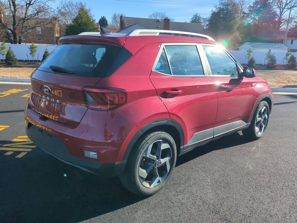 Used 2022 Hyundai Venue SEL image 4