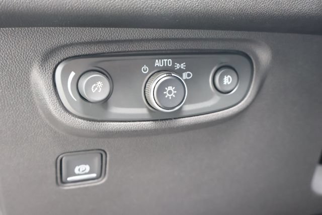 Used 2020 GMC Terrain SLT w/ GMC Pro Grade Package AWD/4WD image 23