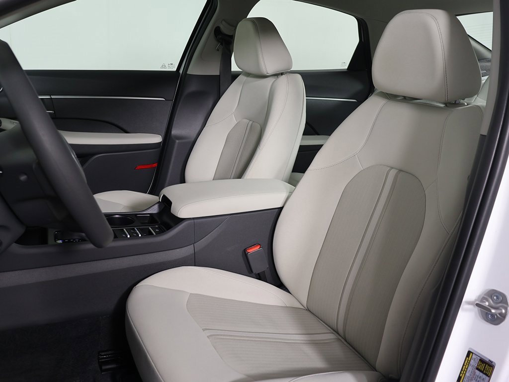 Certified 2025 Hyundai Sonata SE image 25