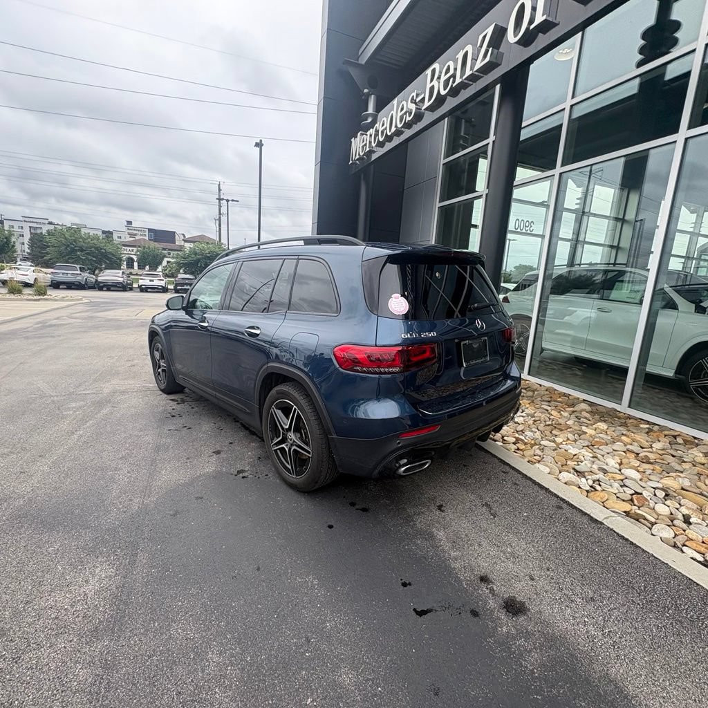 Used 2022 Mercedes-Benz GLB 250 4MATIC image 8