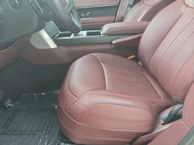 Used 2025 Land Rover Range Rover SE AWD/4WD image 25