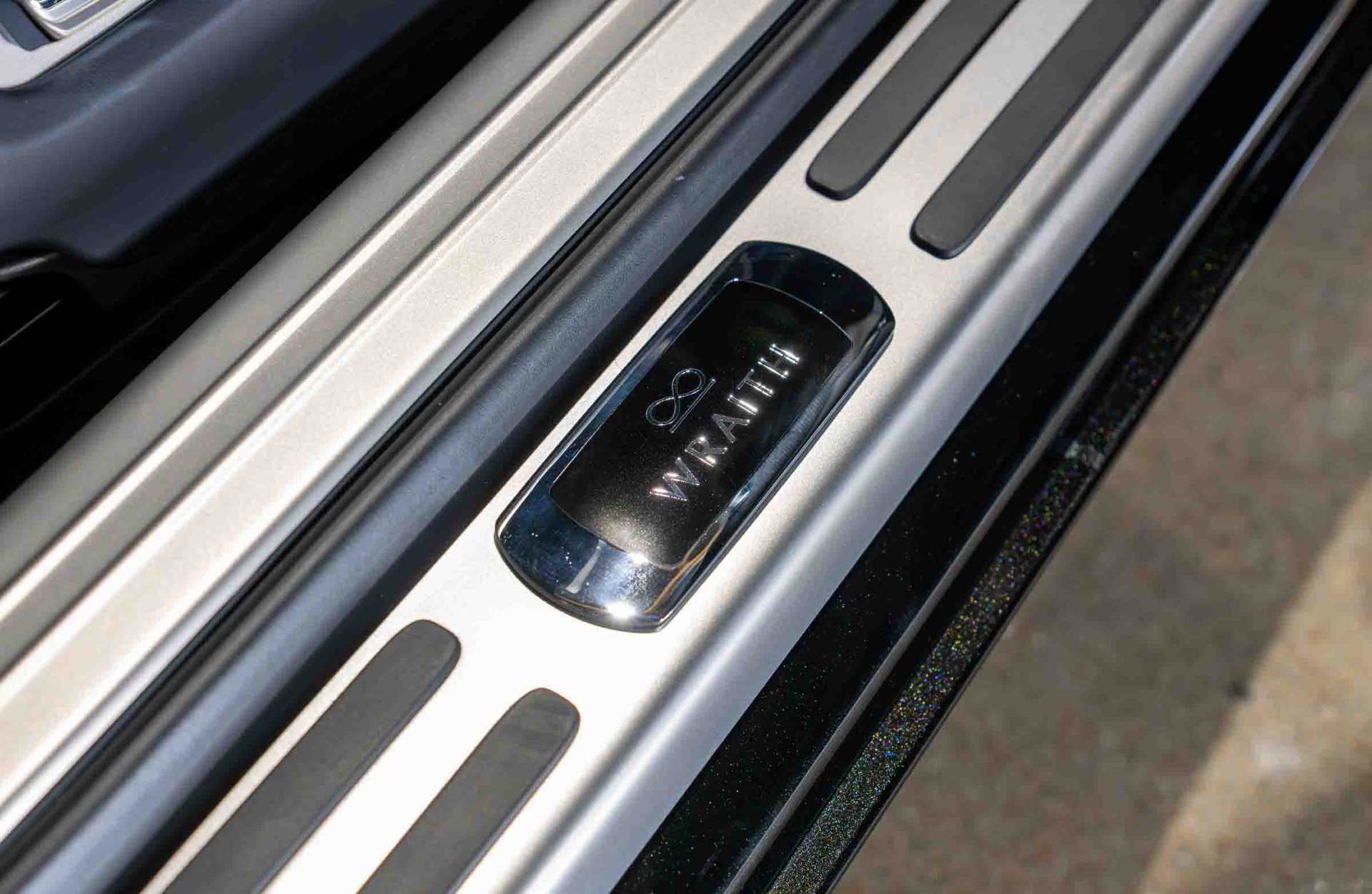 Used 2020 Rolls-Royce Wraith RWD image 39