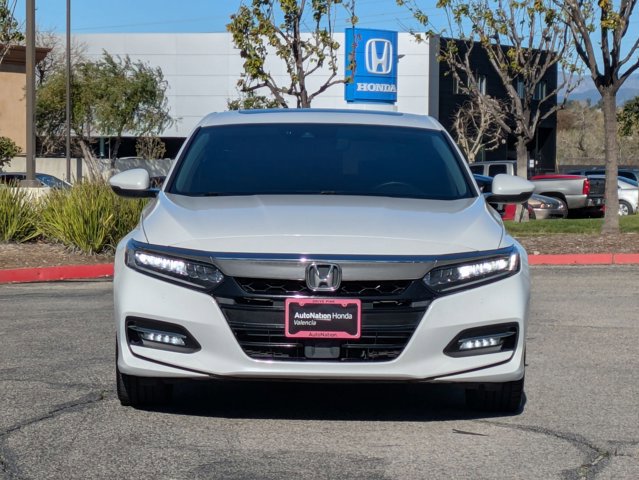 Used 2019 Honda Accord Touring image 2
