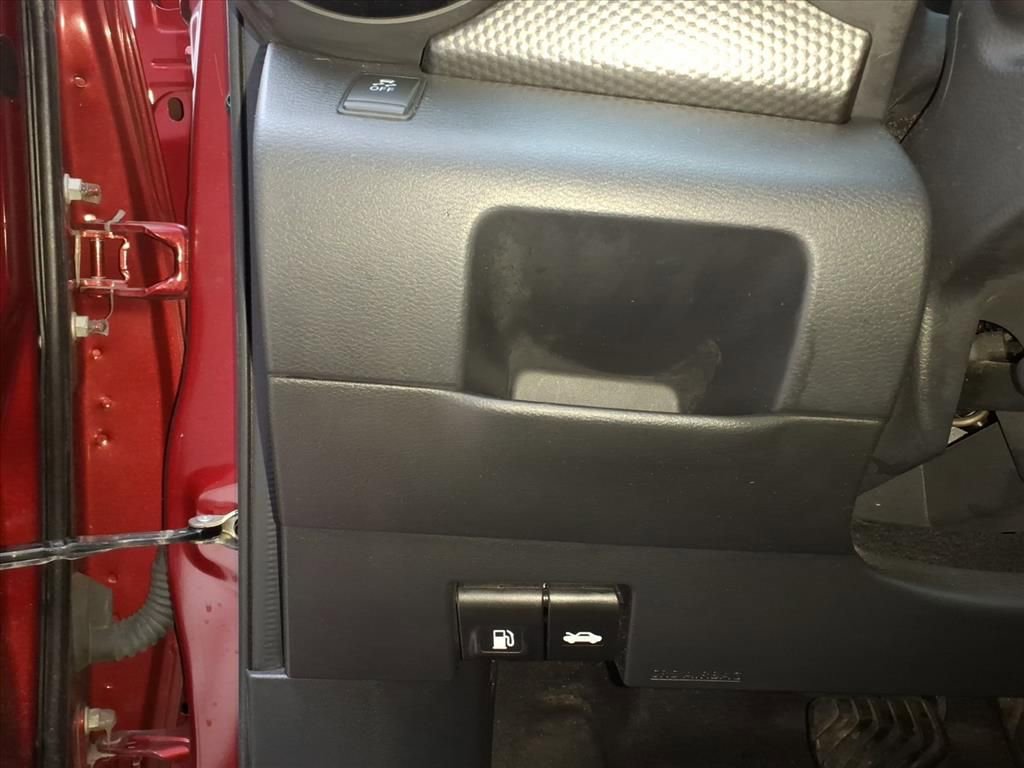 Used 2018 Nissan Kicks SV image 15