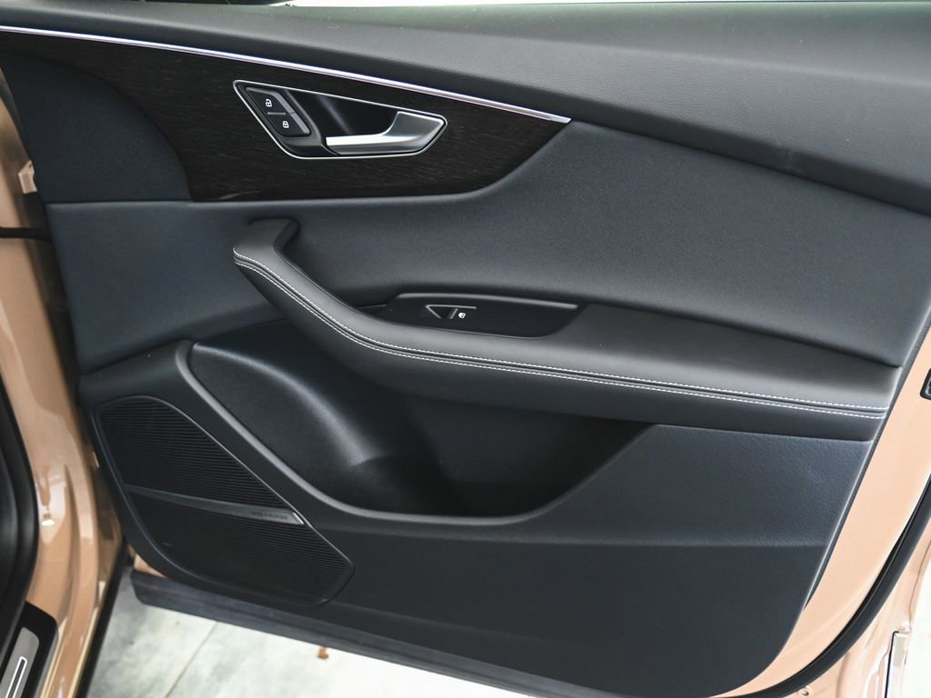 Used 2024 Audi Q8 Premium Plus w/ Premium Plus Package image 12