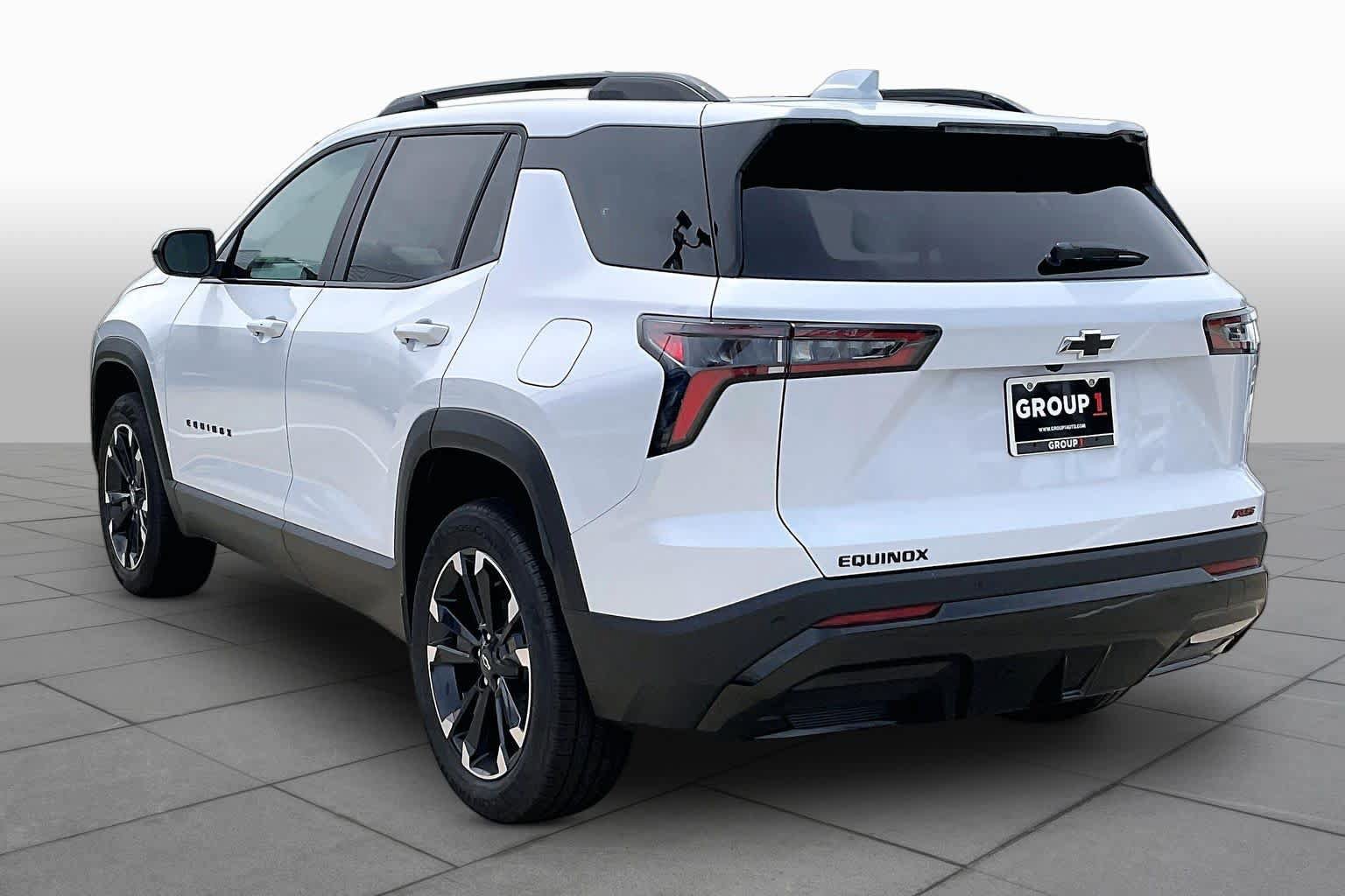 New 2027 Chevrolet Equinox RS FWD image 4