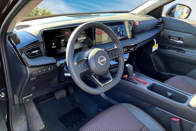 New 2026 Nissan Kicks SR w/ Cold Weather Package FWD image 7