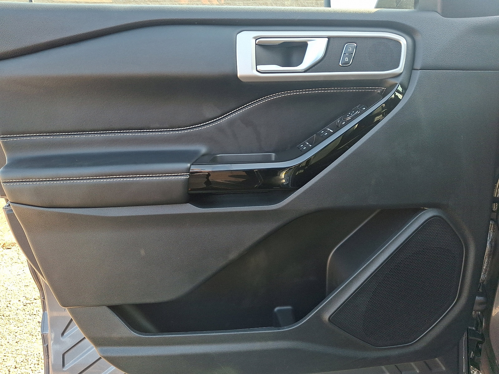 Certified 2022 Ford Explorer ST image 12