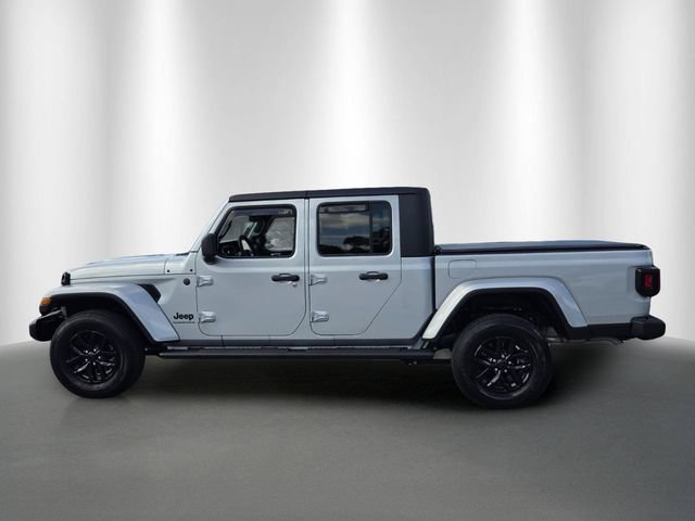 Used 2023 Jeep Gladiator Sport AWD/4WD image 4