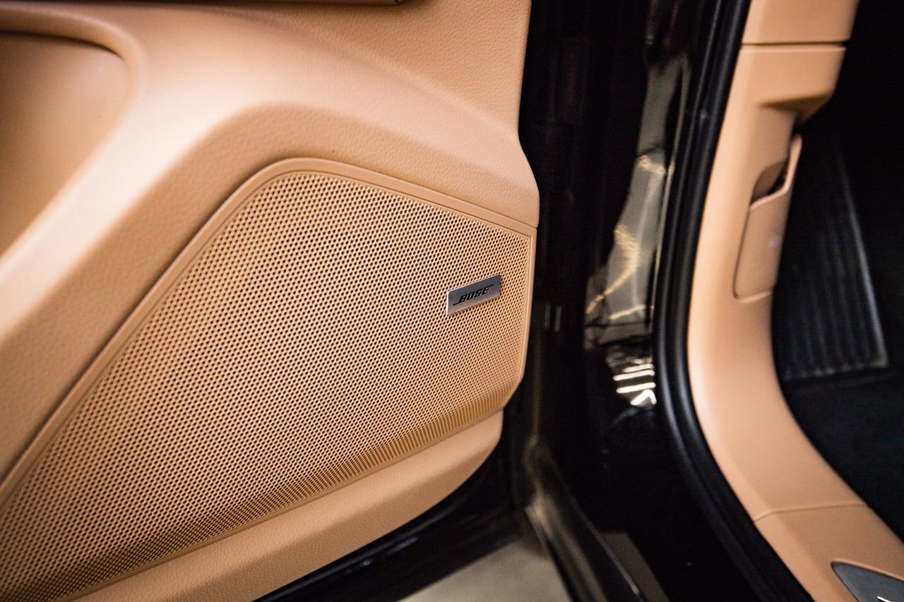 Certified 2023 Porsche Cayenne Platinum Edition image 21