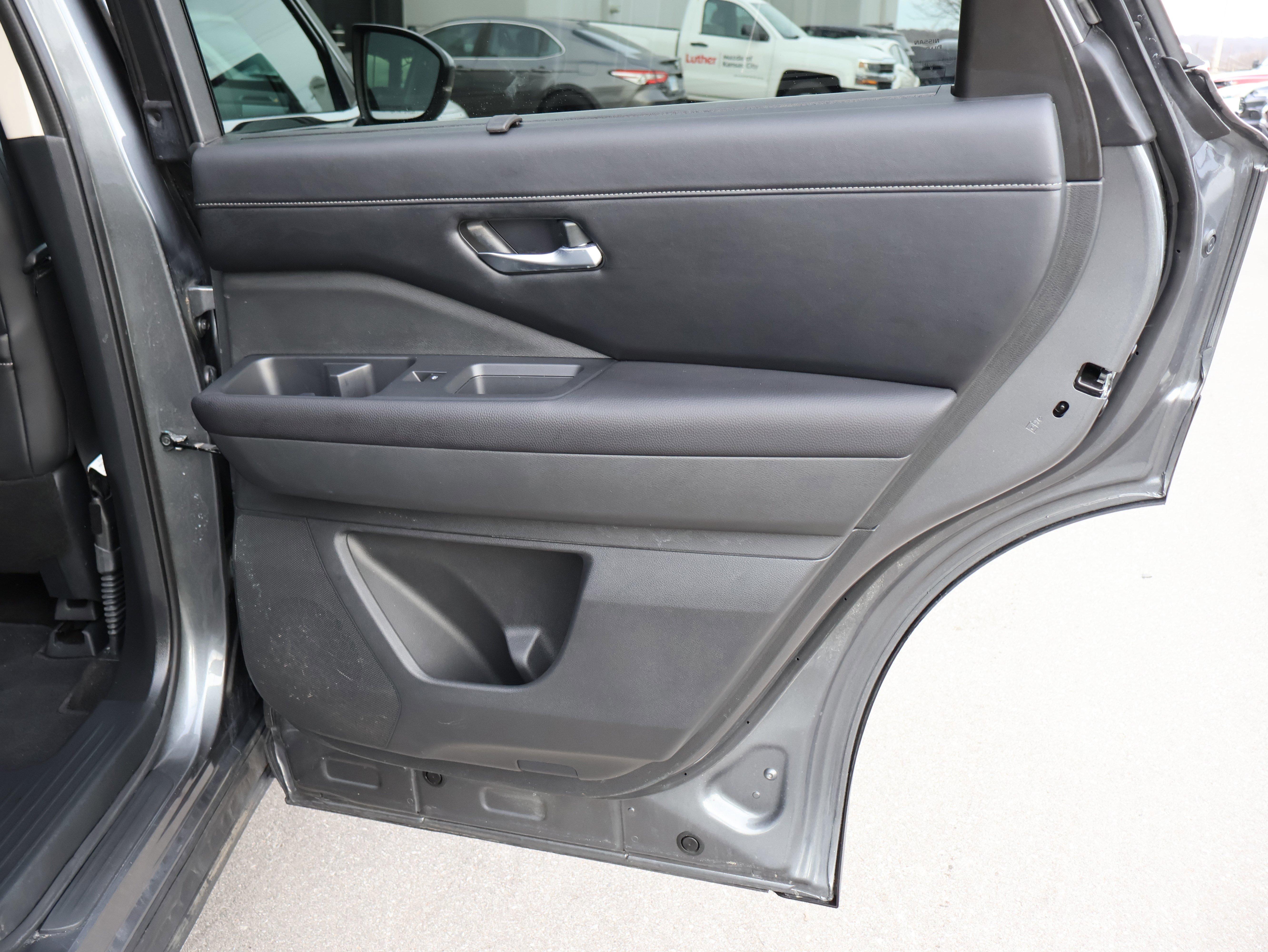 Used 2024 Nissan Pathfinder SL image 13