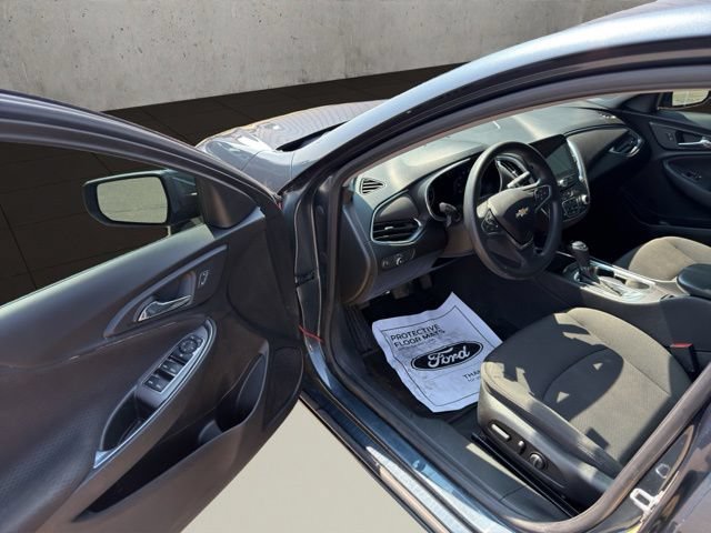 Used 2020 Chevrolet Malibu LT FWD image 36