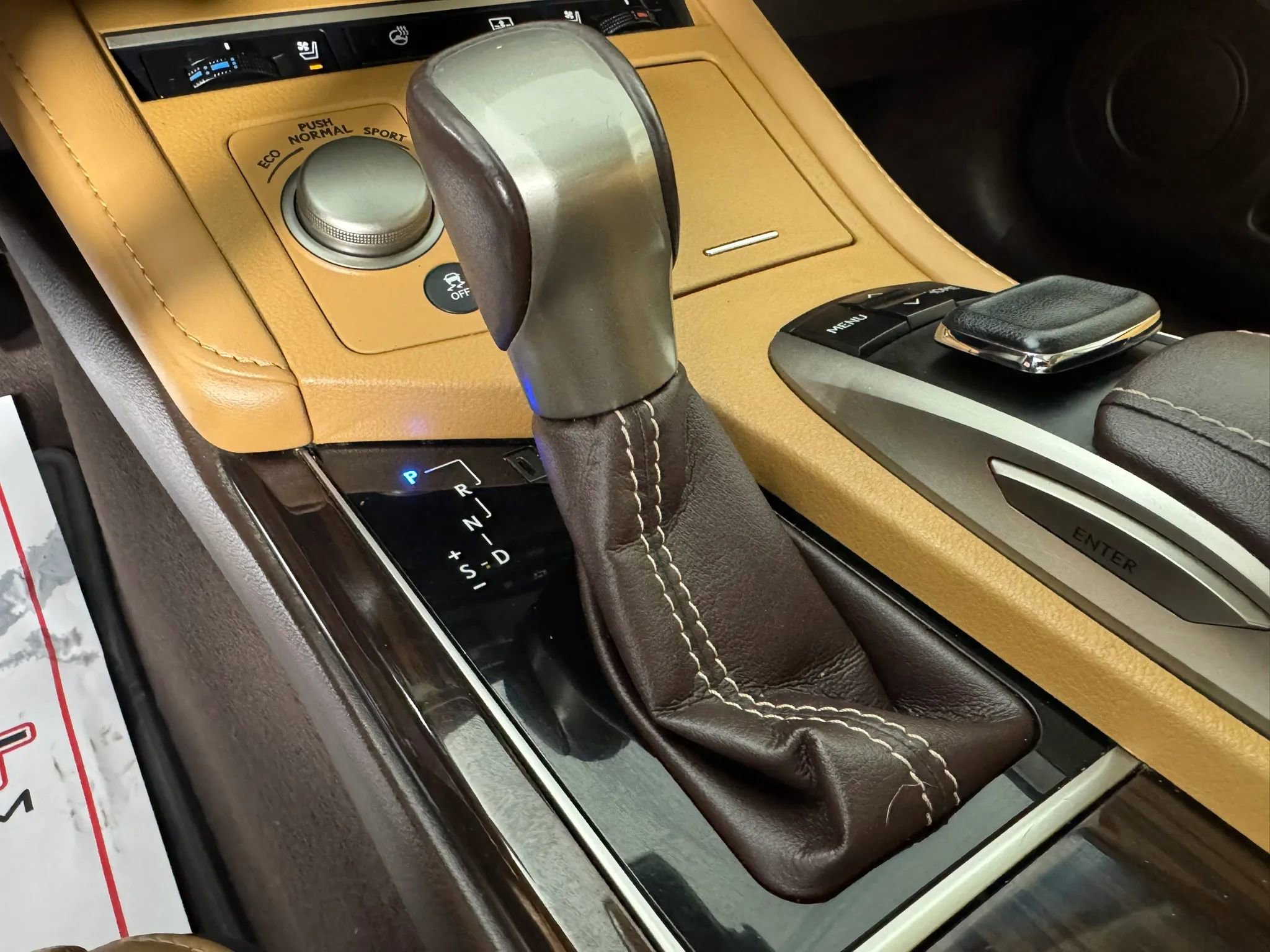 Used 2016 Lexus ES 350 w/ Luxury Package w/Wood Trim FWD image 16