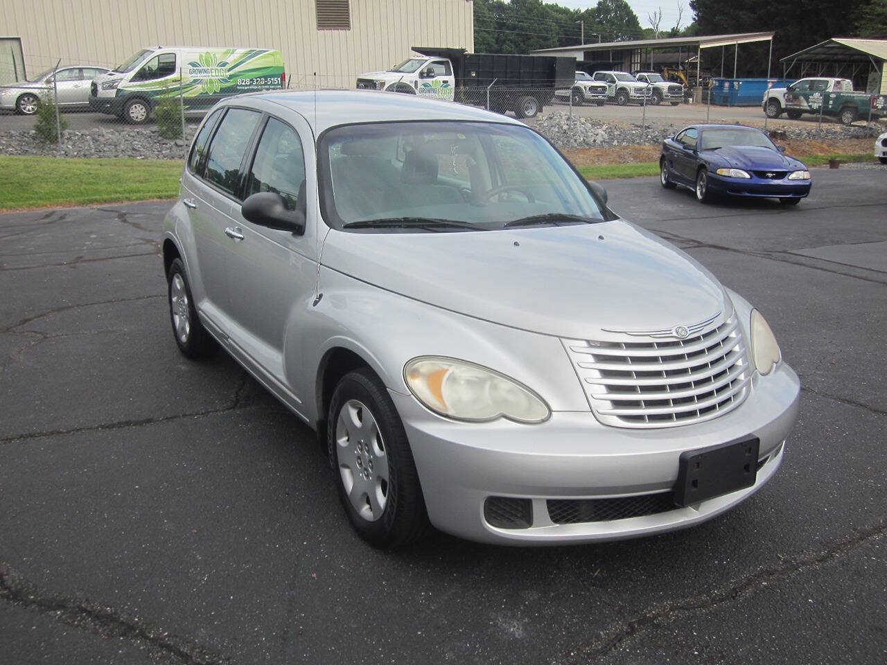 Used 2008 Chrysler PT Cruiser FWD image 4