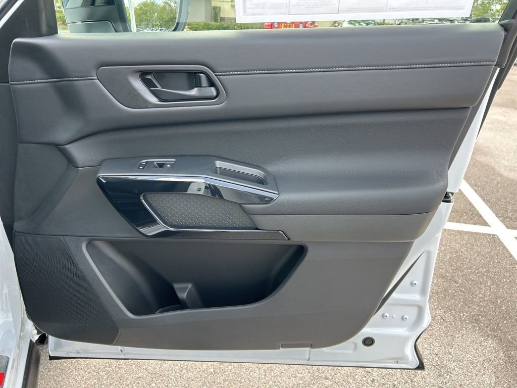 New 2026 Nissan Pathfinder SV image 43