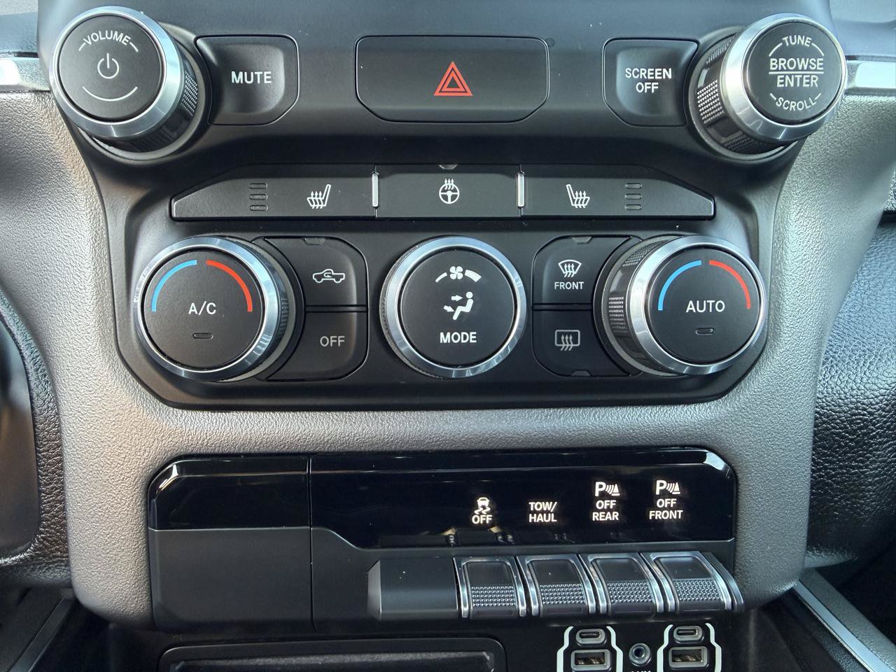 Used 2019 RAM 1500 Big Horn AWD/4WD image 27