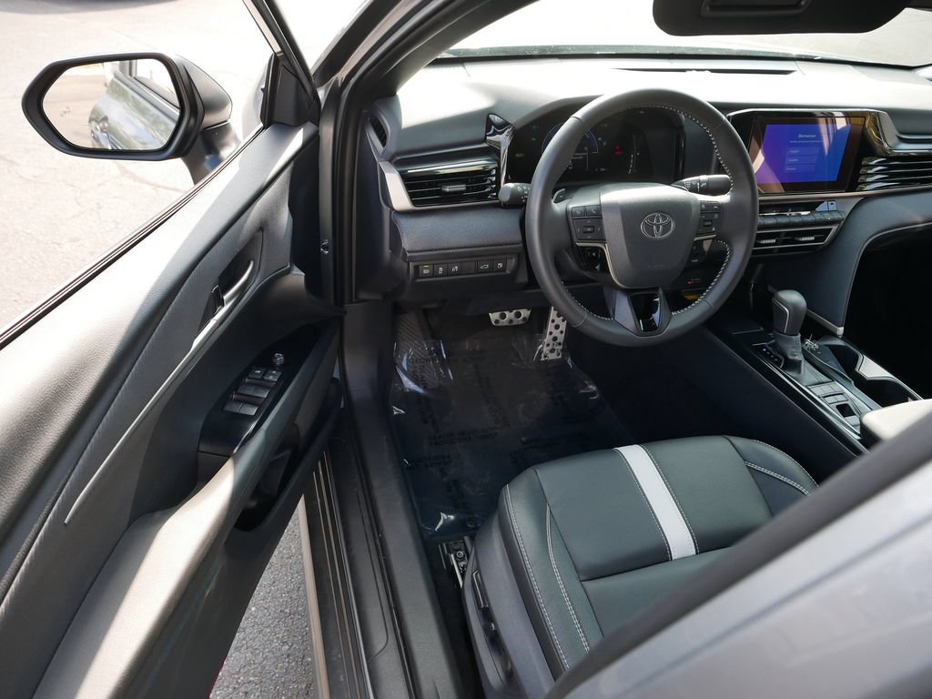 Used 2026 Toyota Camry SE FWD image 10