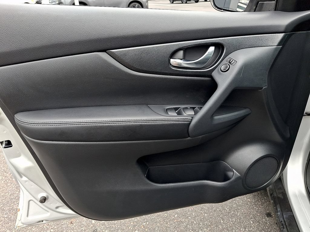 Used 2015 Nissan Rogue SL w/ SL Premium Package AWD/4WD image 15