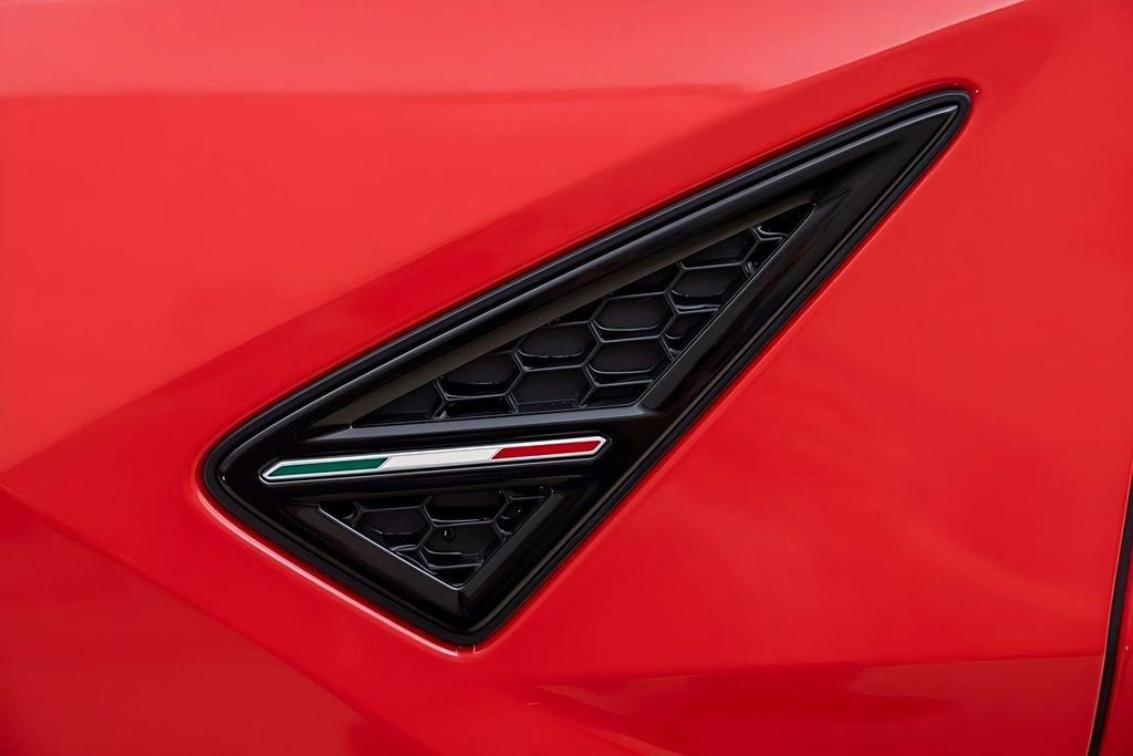 Used 2022 Lamborghini Urus image 11