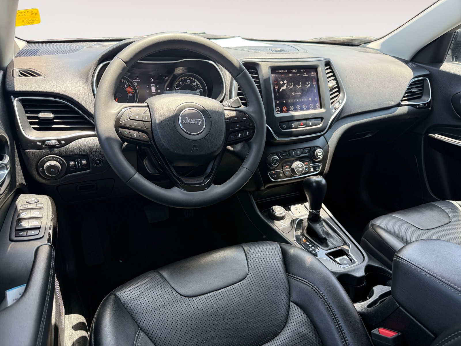 Used 2023 Jeep Cherokee Altitude Lux image 15