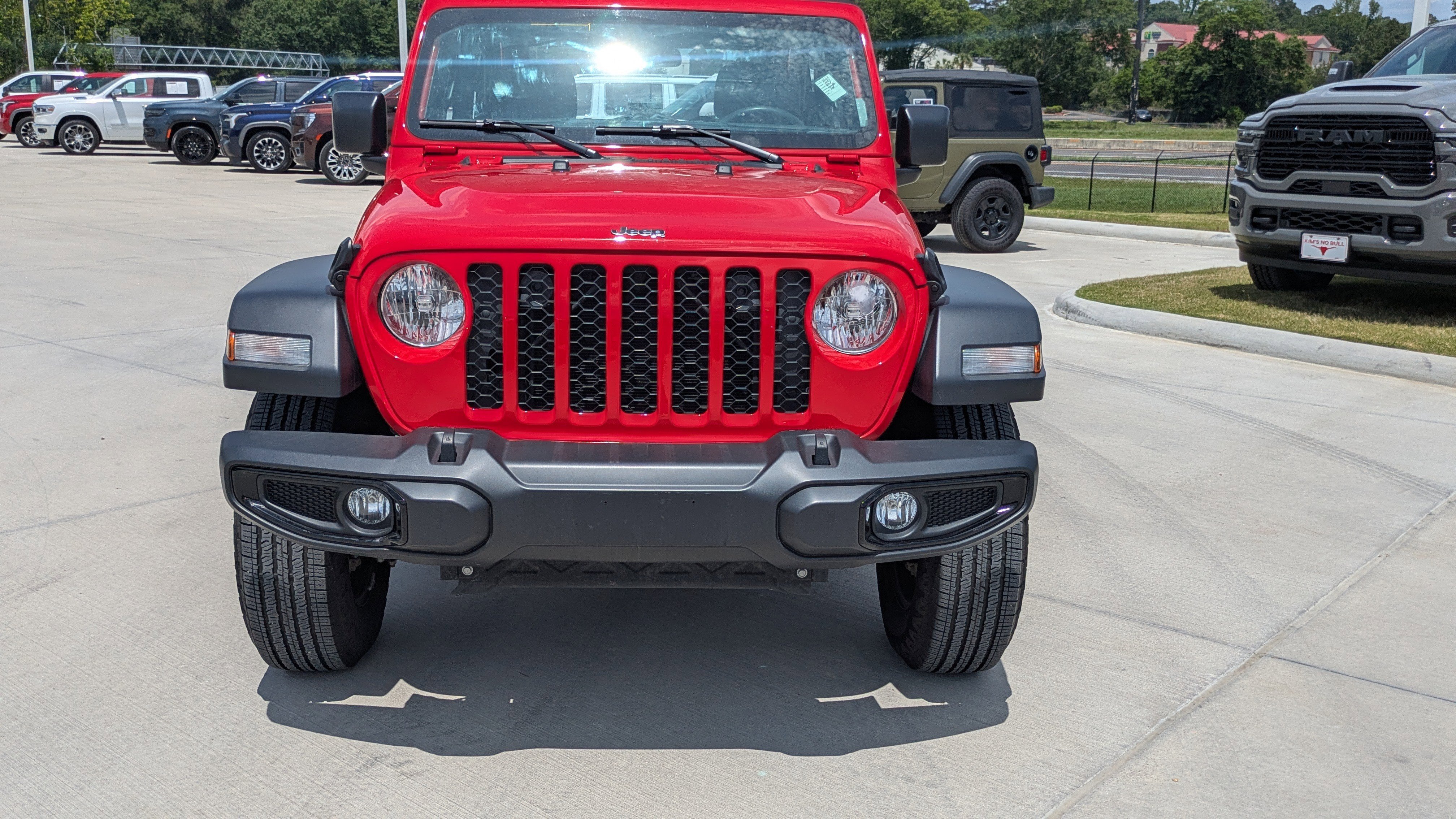 Used 2024 Jeep Wrangler Sport AWD/4WD image 7