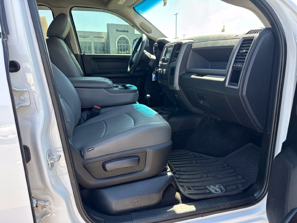 Used 2017 RAM 2500 Tradesman w/ Chrome Appearance Group AWD/4WD image 31