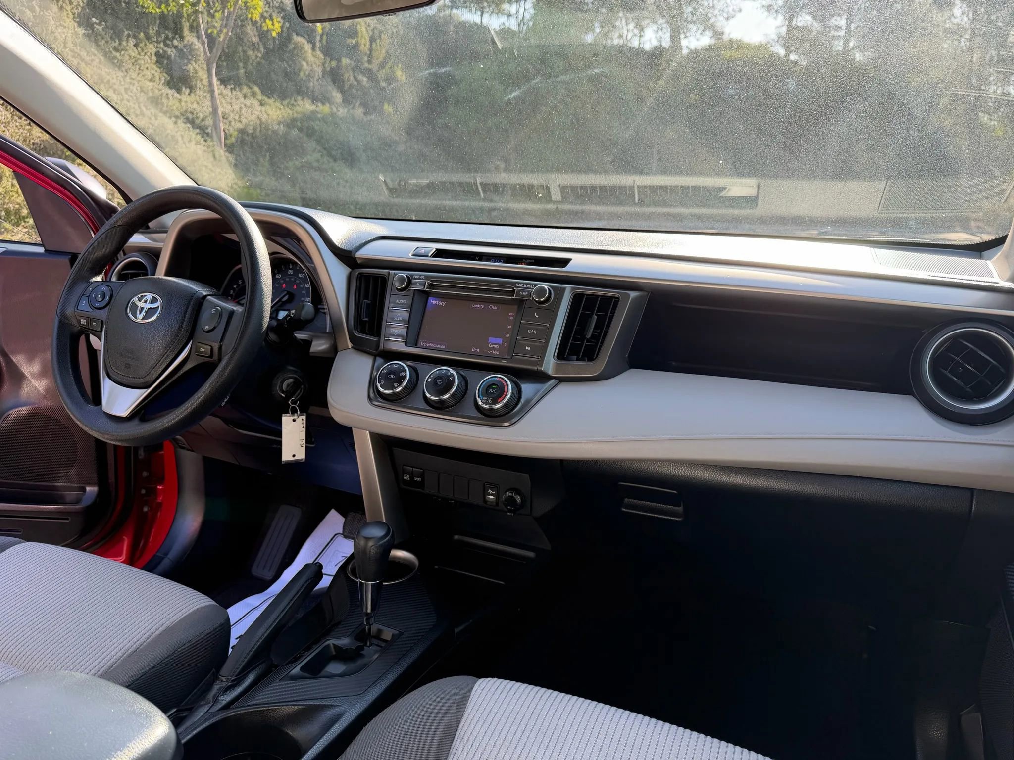 Used 2013 Toyota RAV4 LE image 22