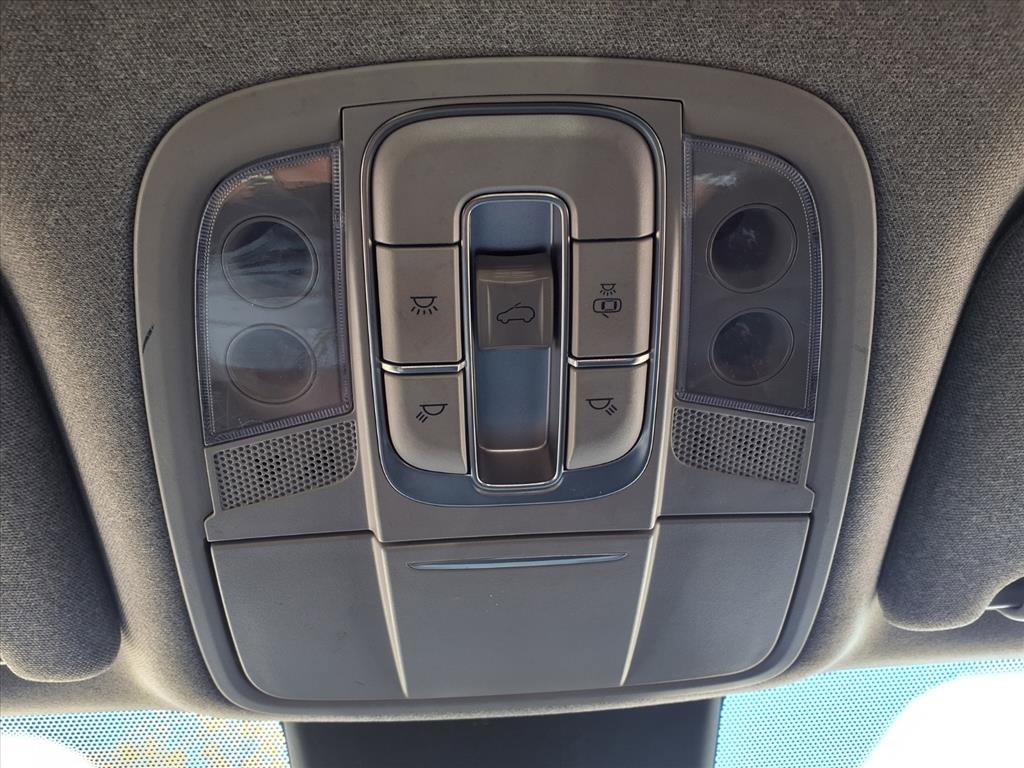 Used 2020 Hyundai Santa Fe Limited w/ Cargo Package image 19