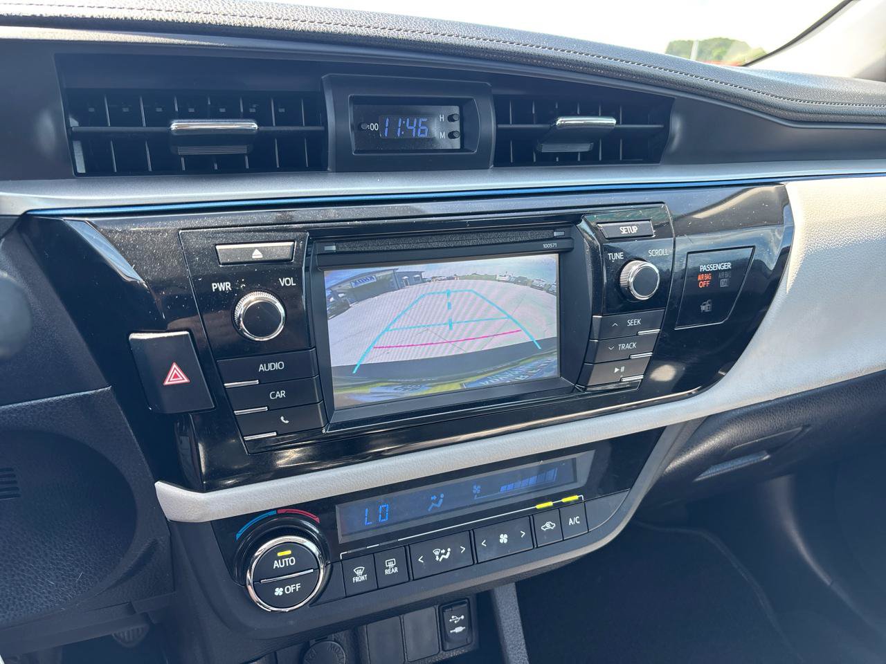 Used 2016 Toyota Corolla LE FWD image 16
