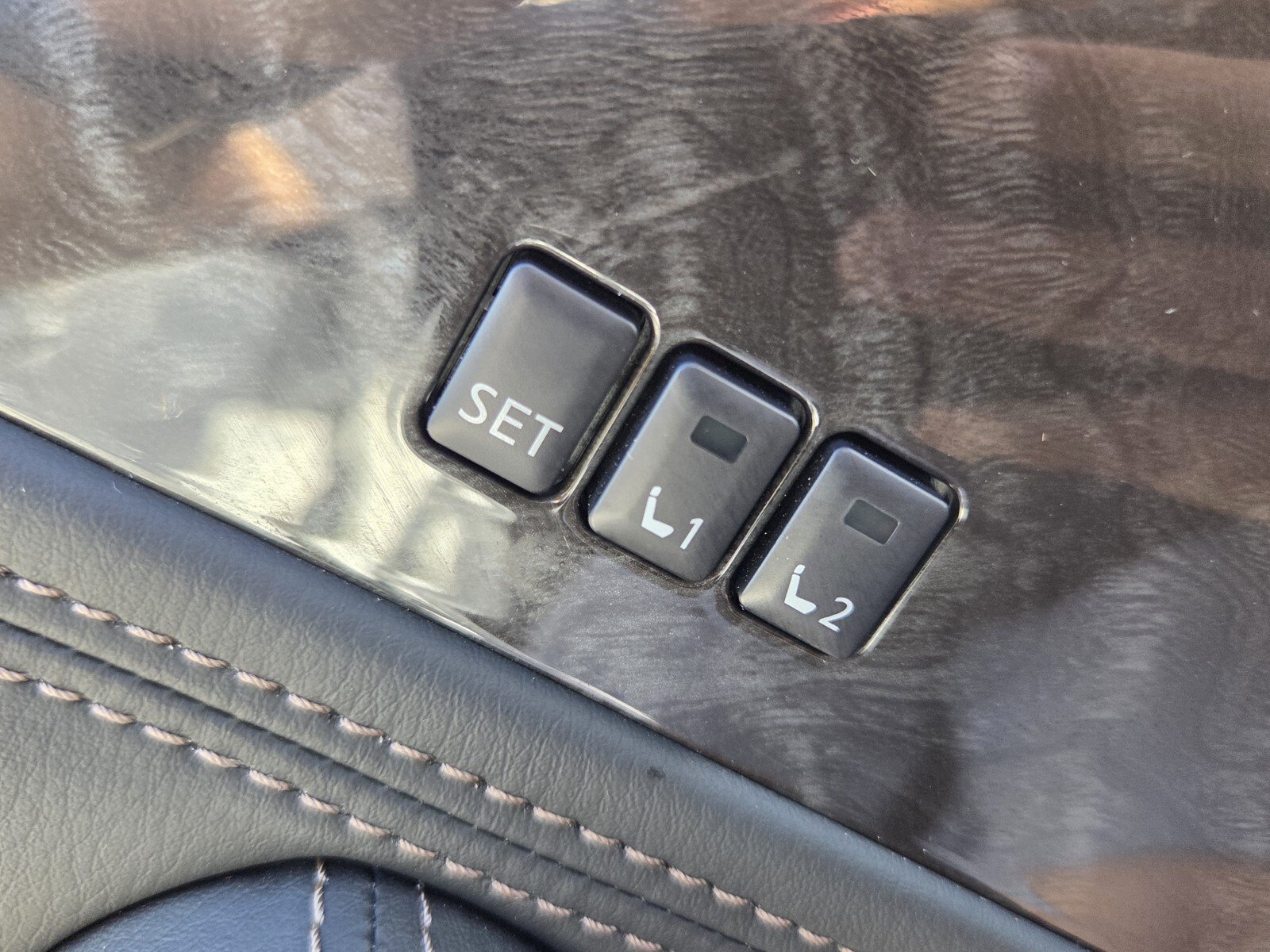 Used 2024 Nissan Armada Platinum w/ Captain's Chairs Package RWD image 38