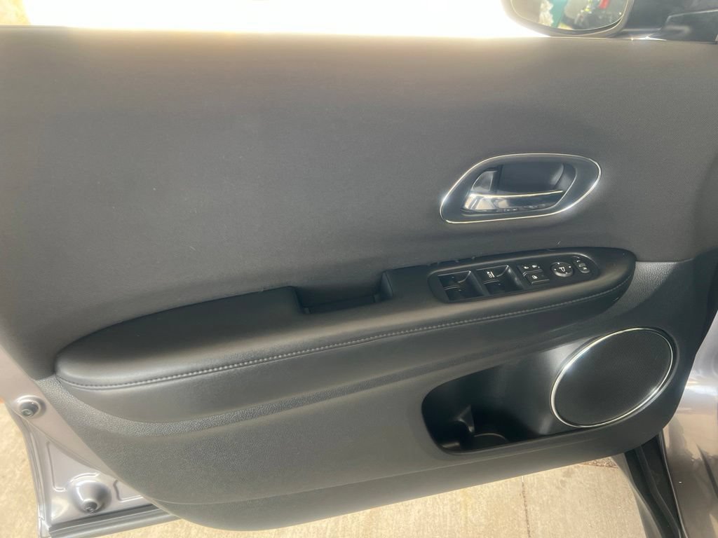 Used 2017 Honda HR-V EX image 7