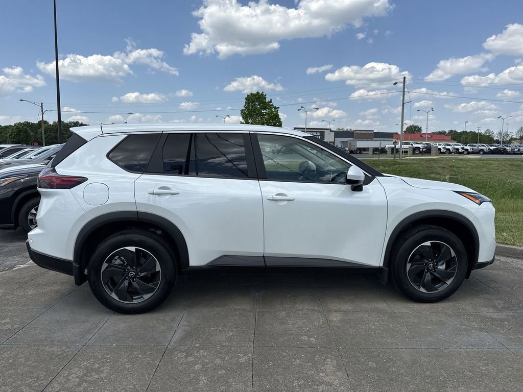 Used 2026 Nissan Rogue SV AWD/4WD image 14