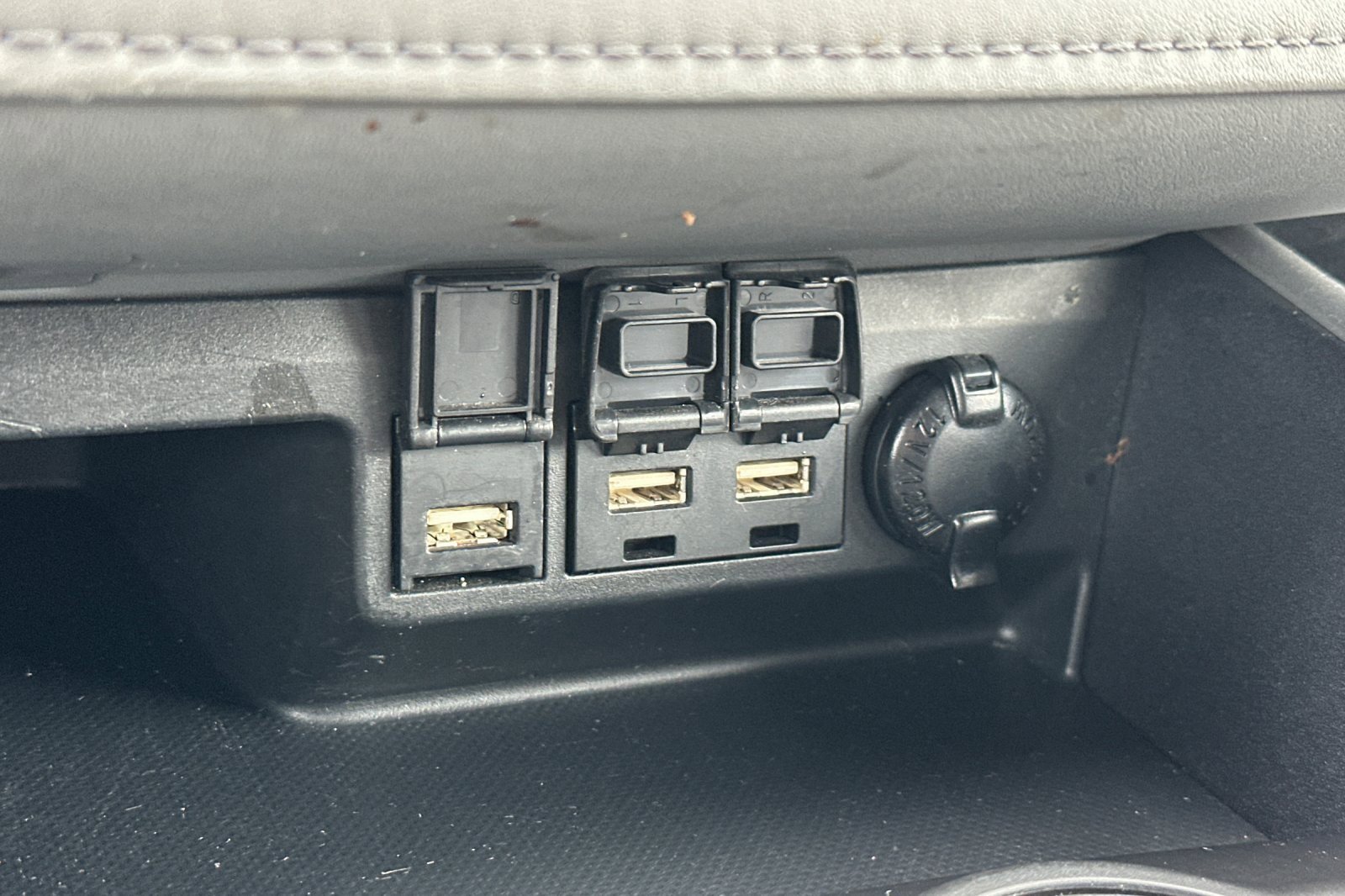 Used 2021 Toyota Highlander LE image 31