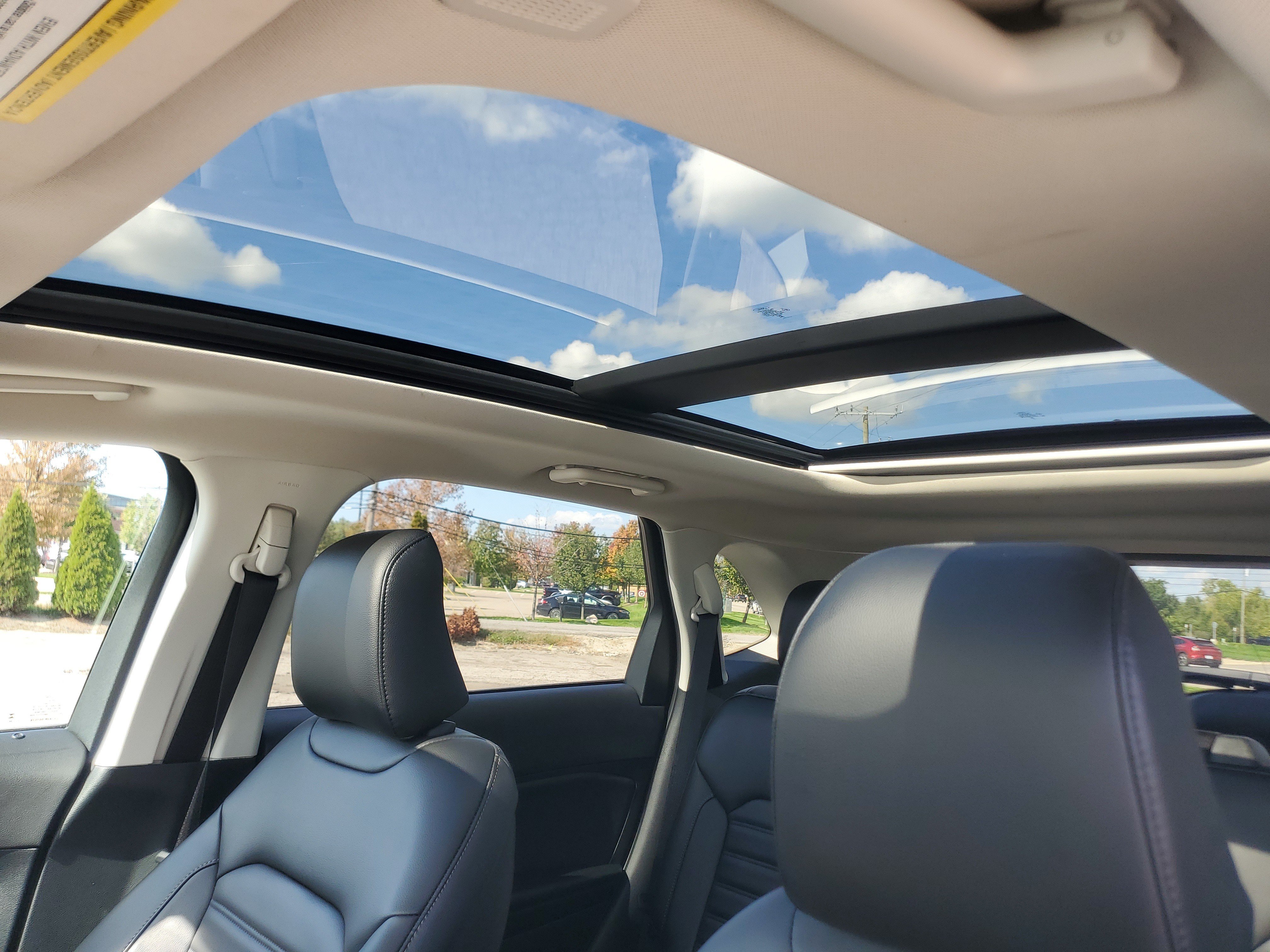 Used 2024 Ford Edge SEL w/ Convenience Package AWD/4WD image 11