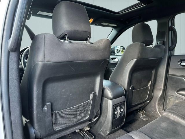 Used 2022 Dodge Durango SXT w/ Blacktop Package AWD/4WD image 27