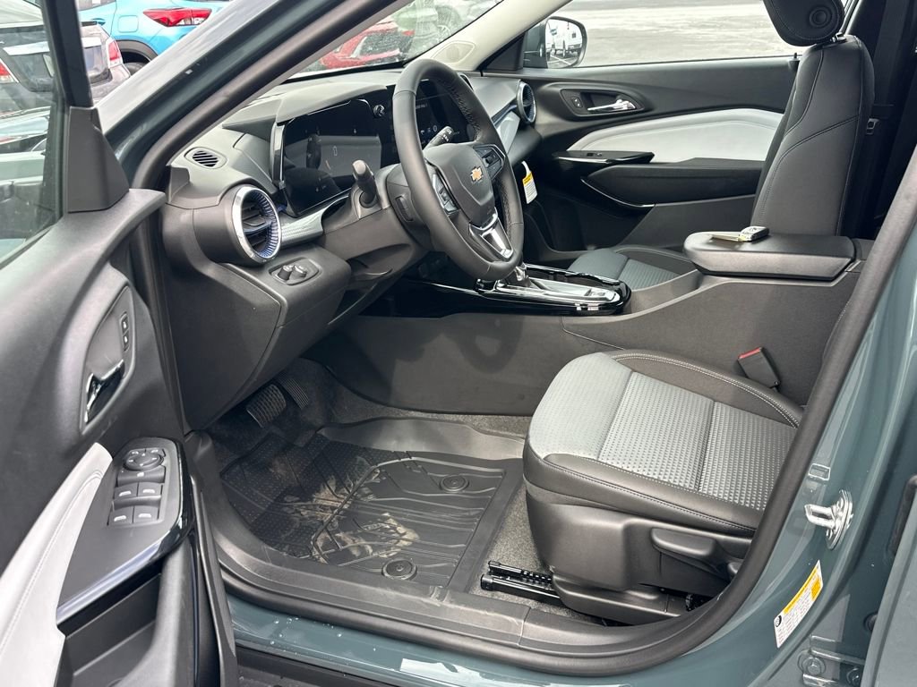 New 2026 Chevrolet Trax LT w/ Driver Confidence Package FWD image 9