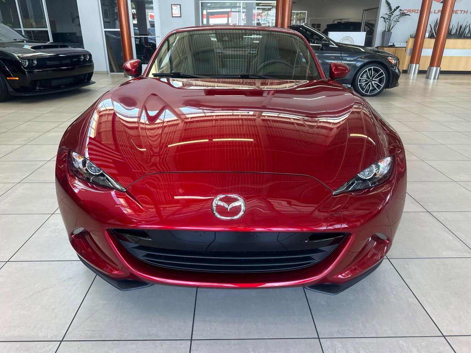 Used 2019 MAZDA MX-5 Miata RF Grand Touring RWD image 2