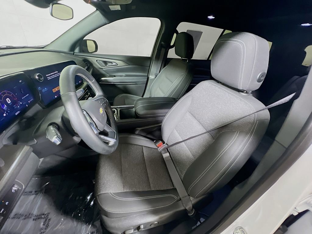 Used 2025 Chevrolet Traverse LT w/ Sun and Wheel Package image 19