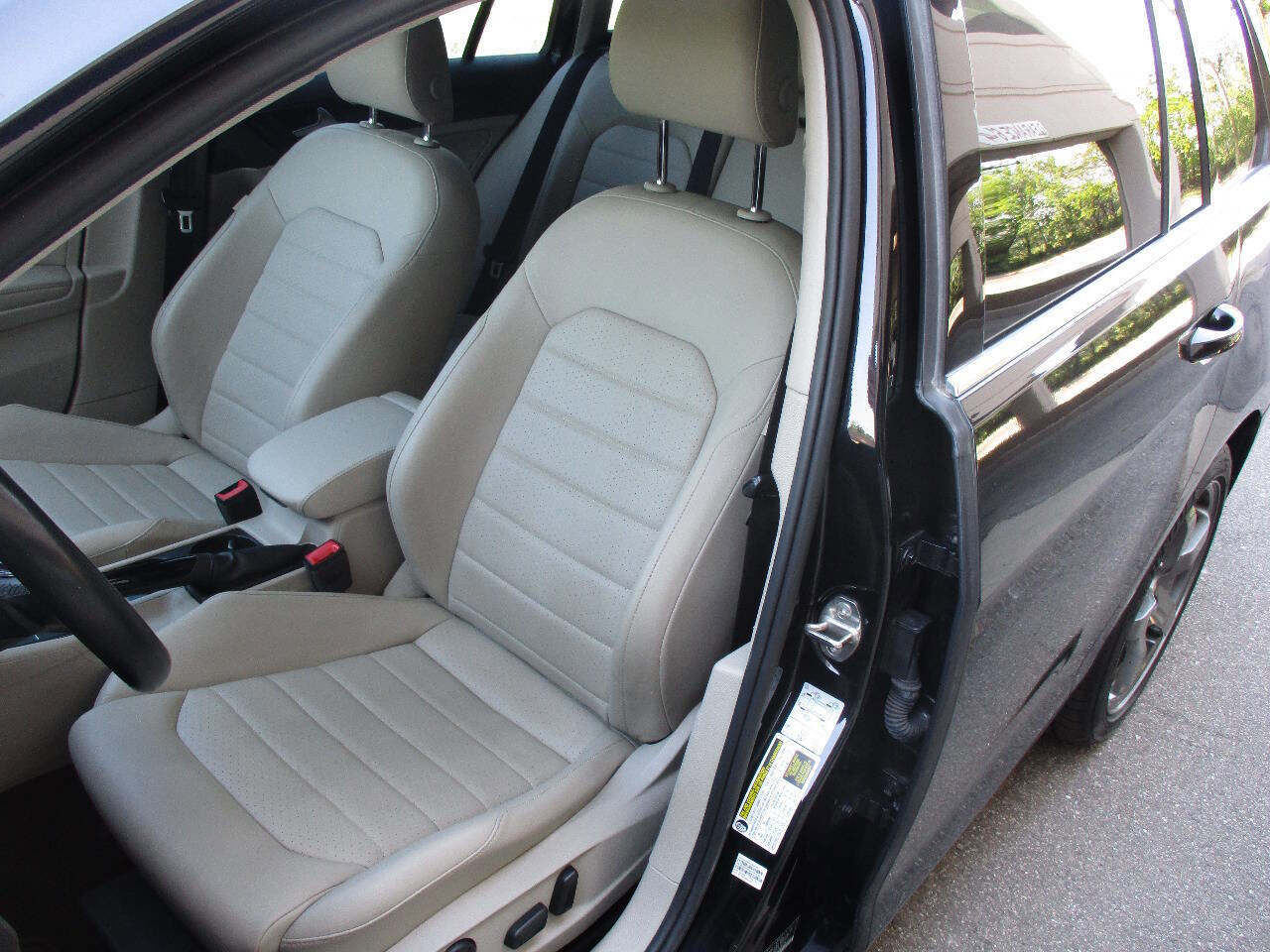 Used 2018 Volkswagen Golf SEL FWD image 90