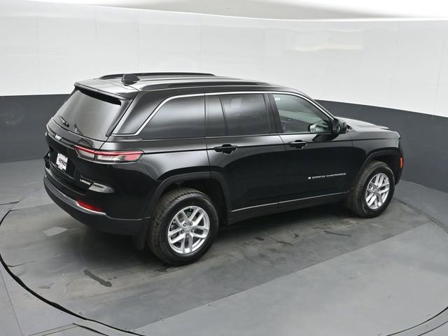 New 2026 Jeep Grand Cherokee Laredo w/ MOPAR Finishing Package AWD/4WD image 31