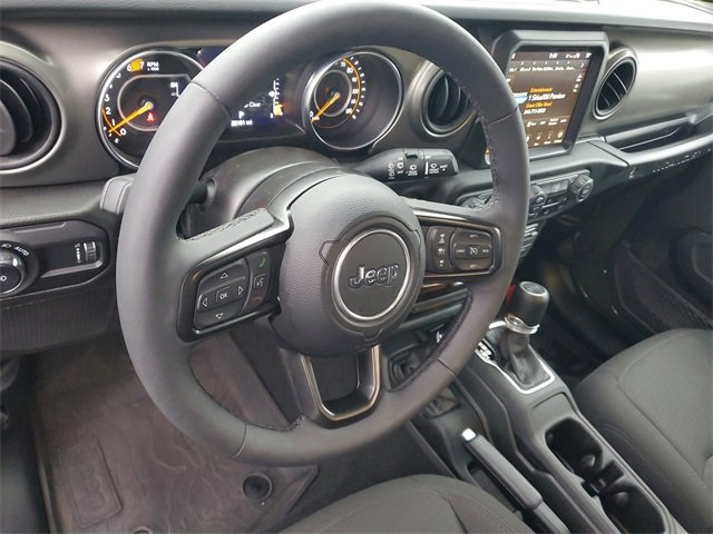 Used 2023 Jeep Wrangler Willys image 18