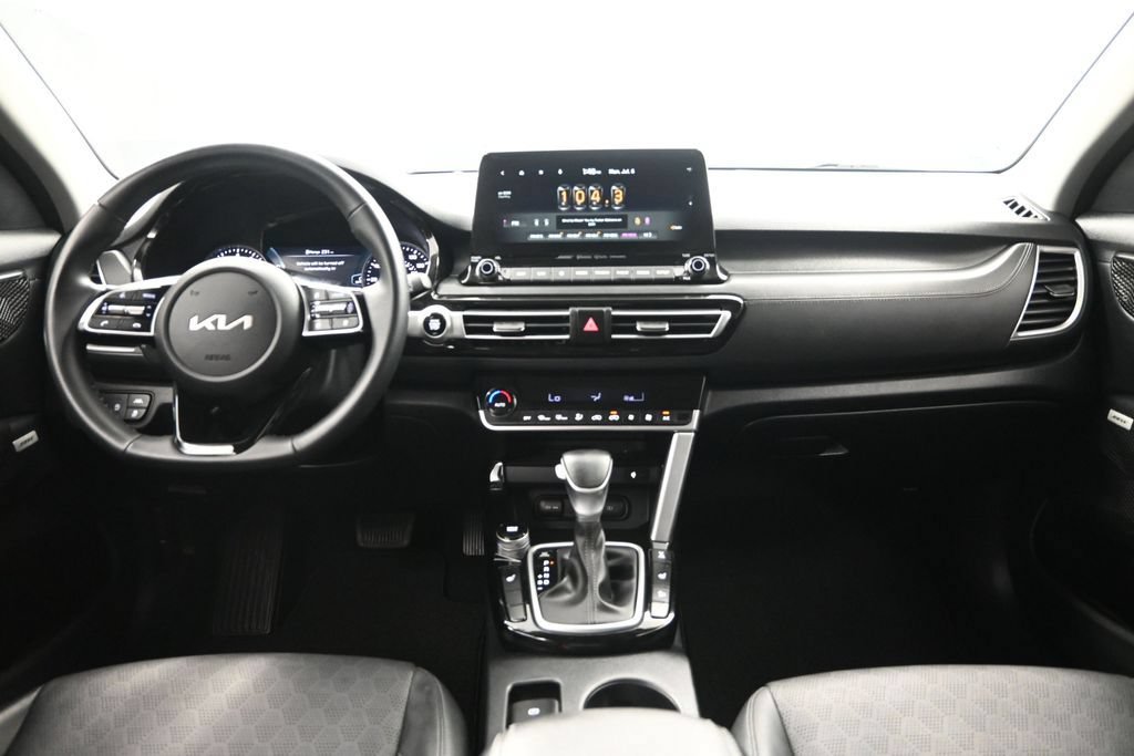 Certified 2022 Kia Seltos SX w/ Sunroof Package AWD/4WD image 34
