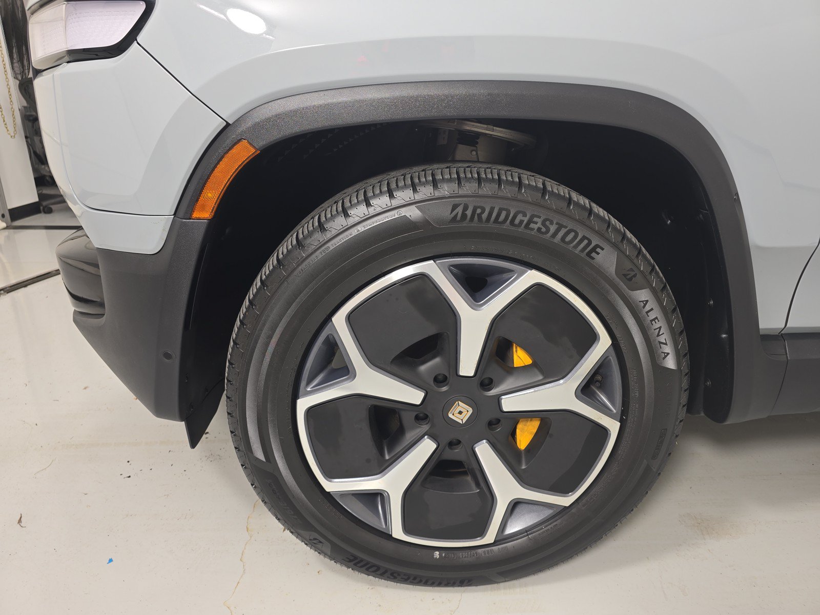 Used 2024 Rivian R1T Adventure AWD/4WD image 9