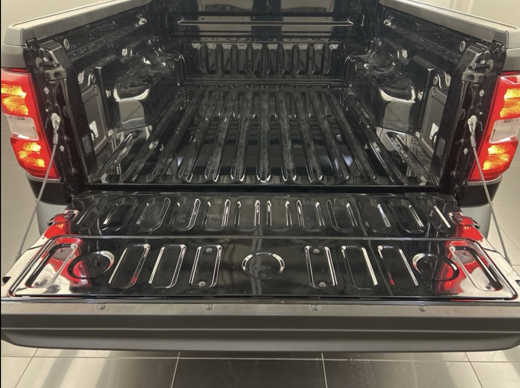 New 2025 Ford Maverick XL image 31