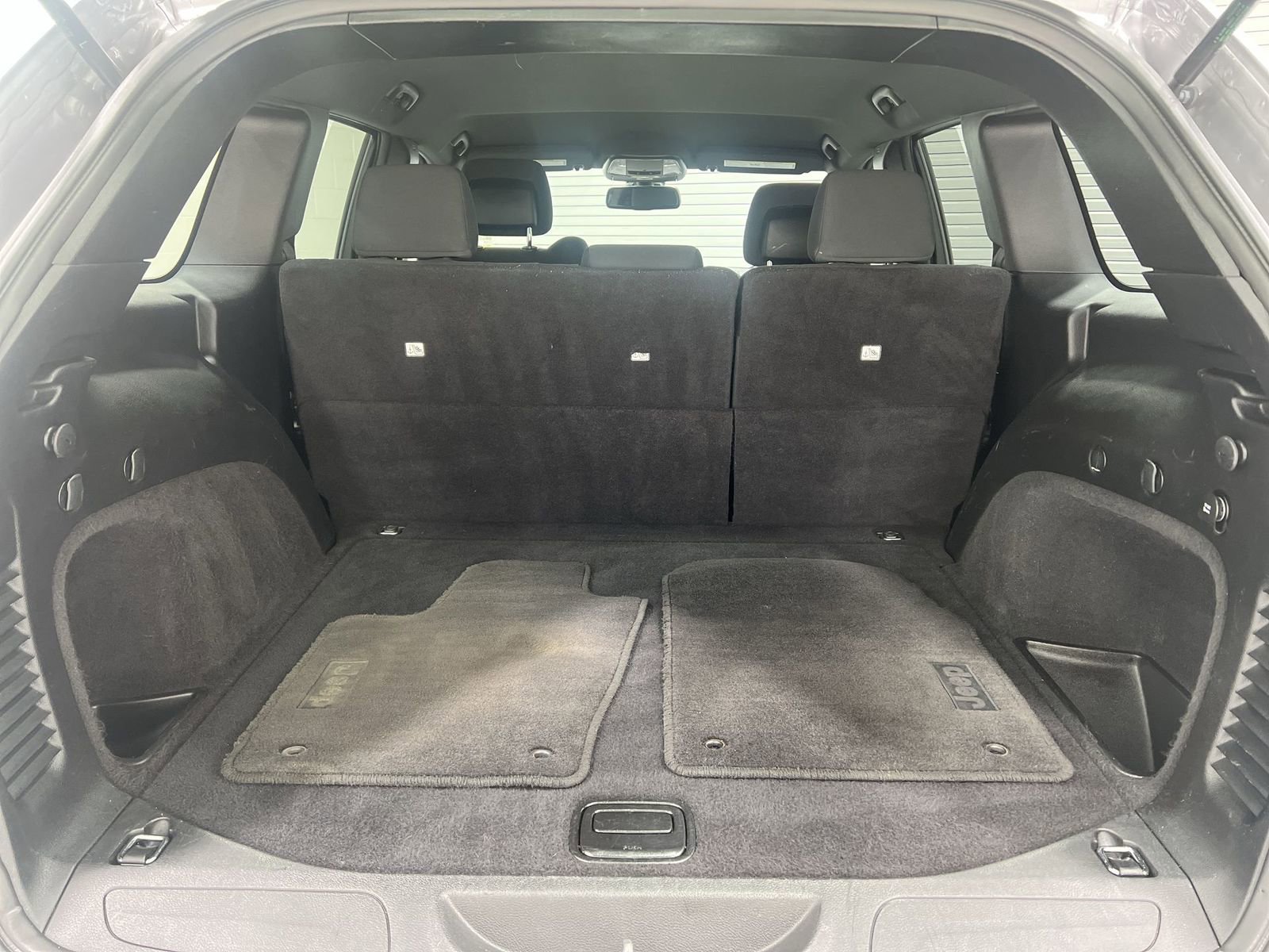 Used 2015 Jeep Grand Cherokee Laredo w/ Quick Order Package 23E image 21