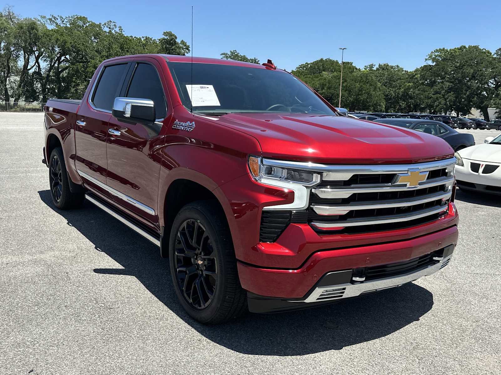 Used 2025 Chevrolet Silverado 1500 High Country w/ High Country Premium Package AWD/4WD image 3