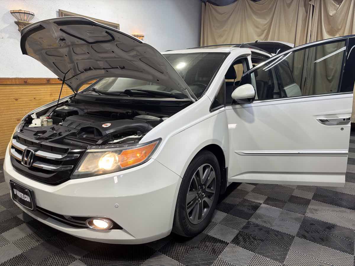 Used 2015 Honda Odyssey Touring Elite image 12