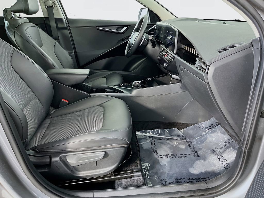 Used 2023 Kia Niro EX w/ EX Cold Weather Package FWD image 31