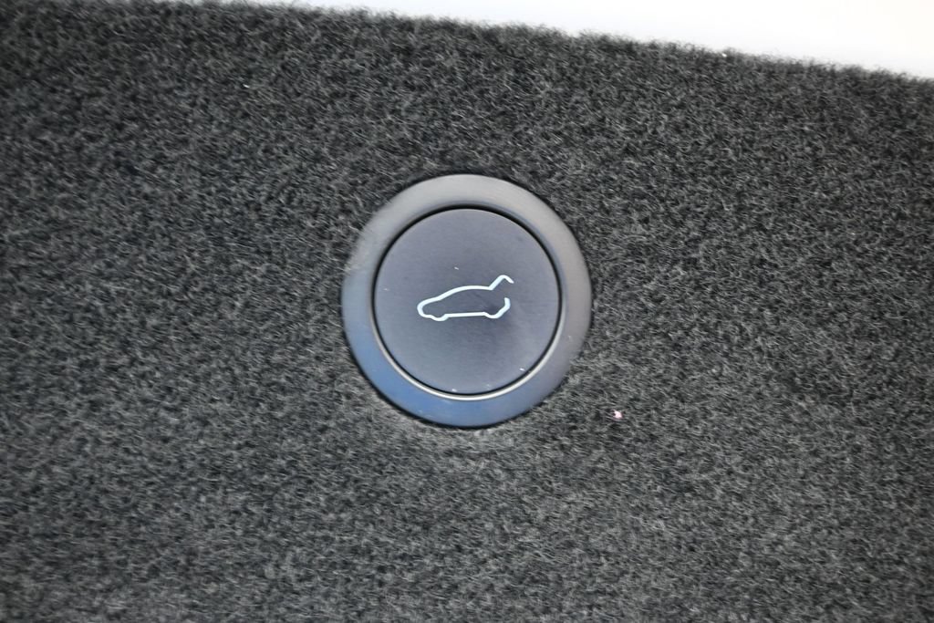 Used 2023 Tesla Model X AWD/4WD image 16